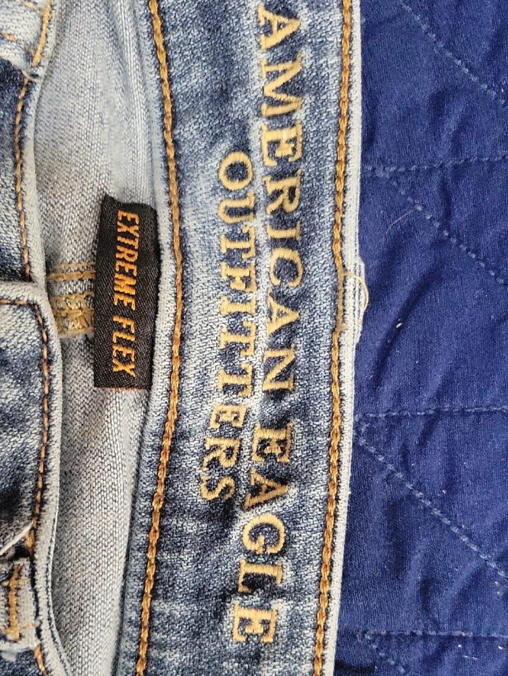 American Eagle Outfitters Men’s Faded Blue Straight Jeans